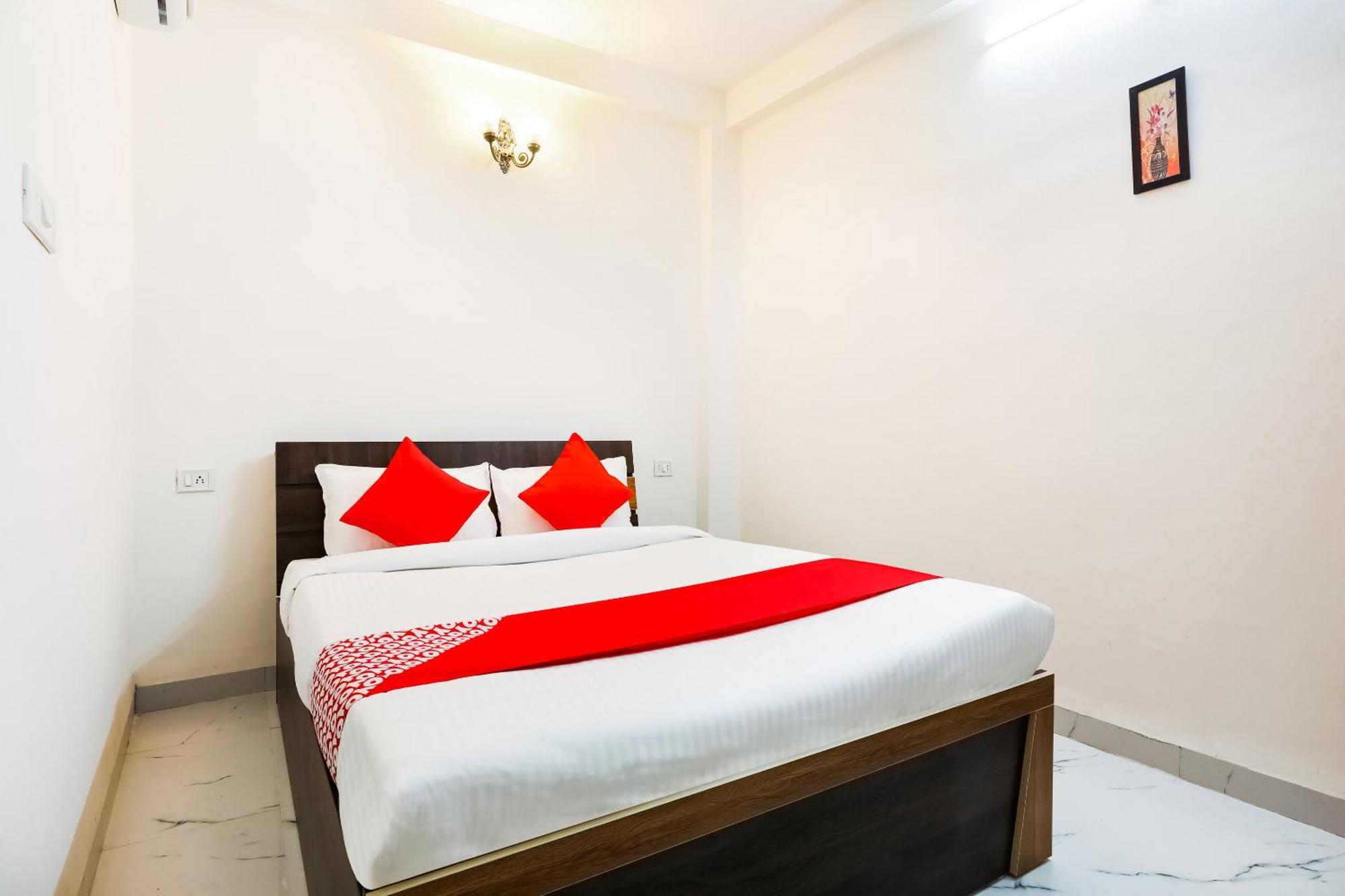 Hotel O Expression Индор Екстериор снимка